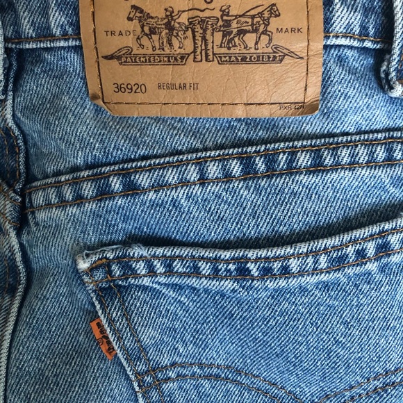 Vintage Levi’s 920 Medium Wash Jean Shorts - Picture 12 of 12